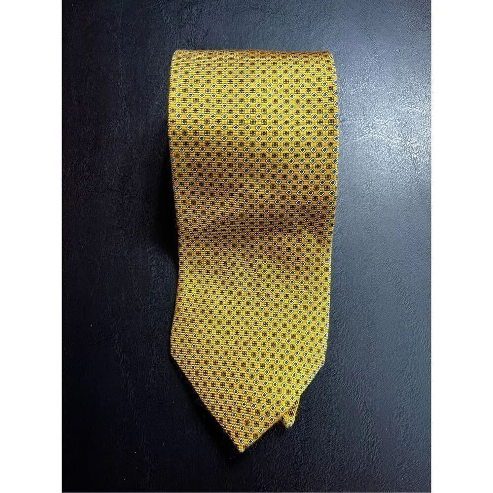 Brooks Brothers tie